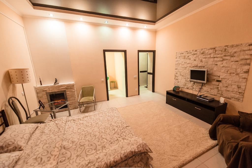 Studio Ember At Maidan Konstytutsii Kharkov Ngoại thất bức ảnh
