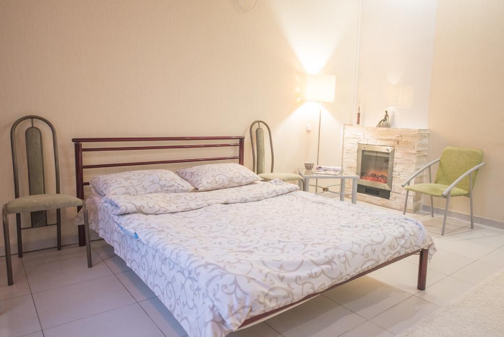Studio Ember At Maidan Konstytutsii Kharkov Ngoại thất bức ảnh