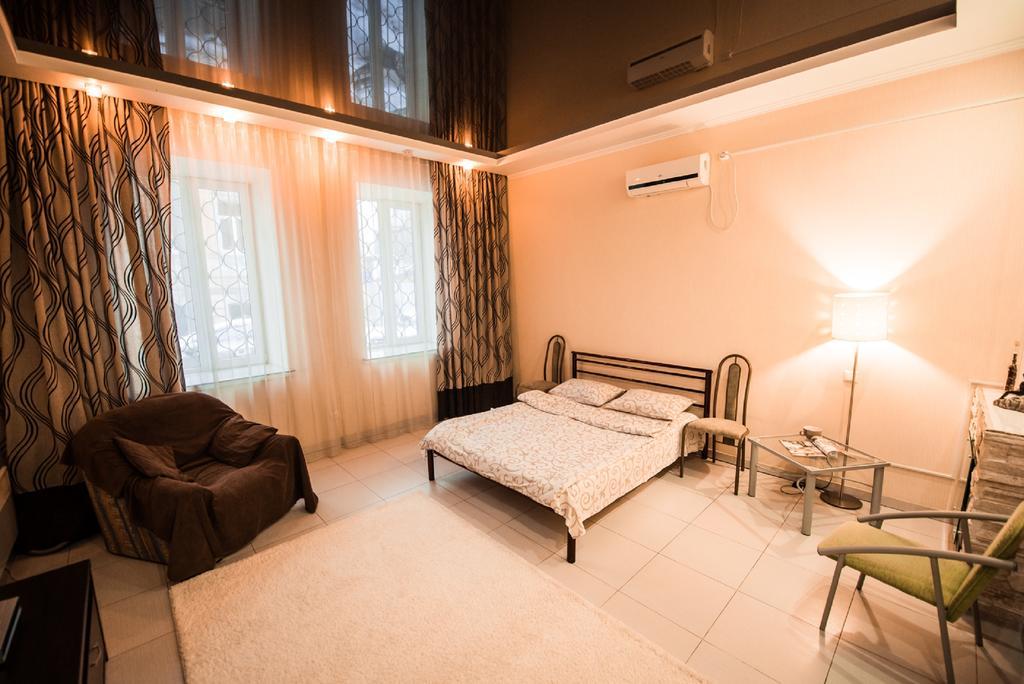 Studio Ember At Maidan Konstytutsii Kharkov Ngoại thất bức ảnh